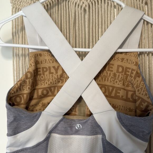 Lululemon test your limits heathered gray/ white size 4 - Picture 8 of 8